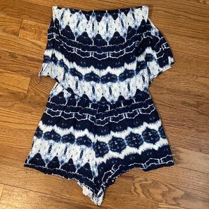 Blue and white romper Size: S